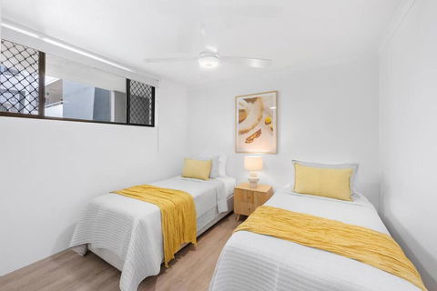Amazing Beach View And Perfect Location Kirra - Tourism Search 2