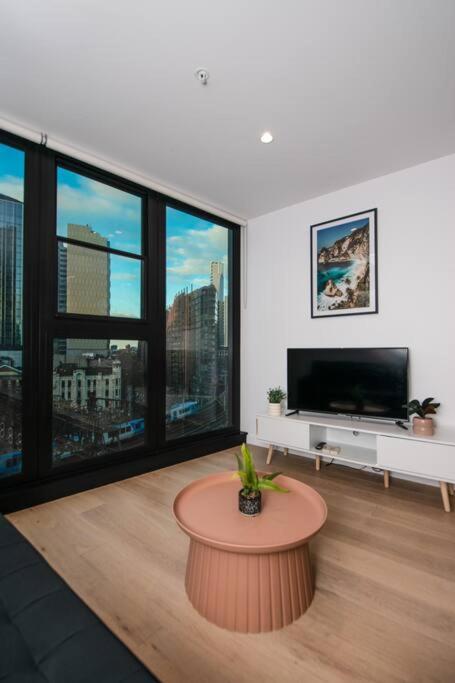 Amazing City View 2BR Yarra River Free Parking - Tourism Search 1