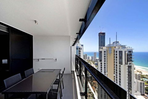 Amazing Location At Circle On Cavill - One Bedroom Self Contained Apartments - Privately Managed - Tourism Search 1