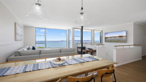 Amazing Views, Stunning Beaches And Beautiful Bushwalks - Tourism Search 0