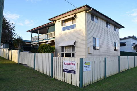 Amberlee House - Bring Your Own Linen - Tourism Search 0