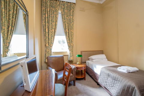 American Hotel Creswick - Tourism Search 1