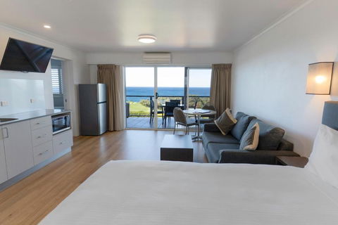 Amooran Oceanside Apartments And Motel - Tourism Search 1