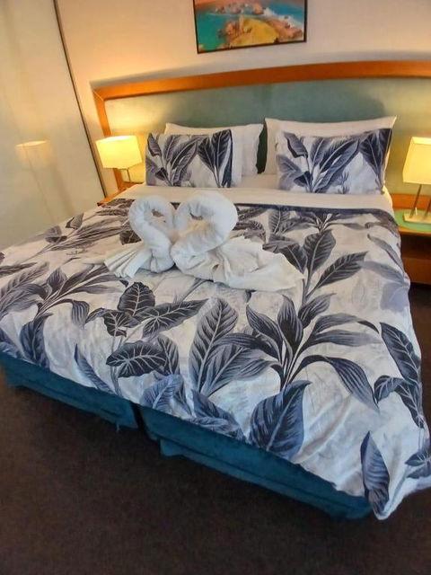 AN OCEAN,BEACHFRONT AND POOL VIEW Apartment 210 - Tourism Search 1