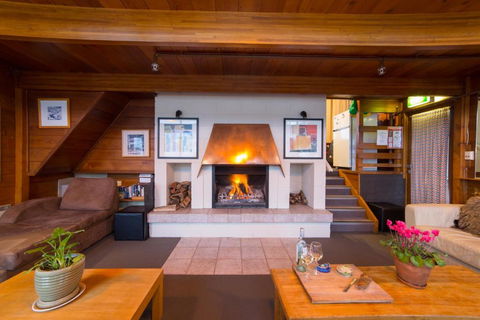 Aneeki Ski Lodge - Tourism Search 0