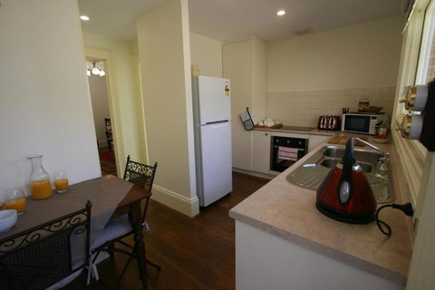 Annies Garden Cottage - Tourism Search 1
