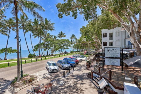 Alassio Beachfront Apartments Palm Cove - Tourism Search 2