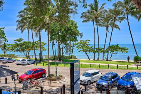 Alassio Beachfront Apartments Palm Cove - Tourism Search 3