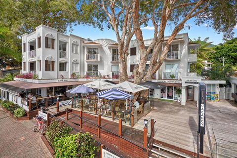 Alassio Beachfront Apartments Palm Cove - Tourism Search 1
