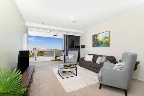 Amazing River View - 3 Bedroom Apartment - Brisbane CBD - Netflix - Fast Wifi - Carpark - Tourism Search 3
