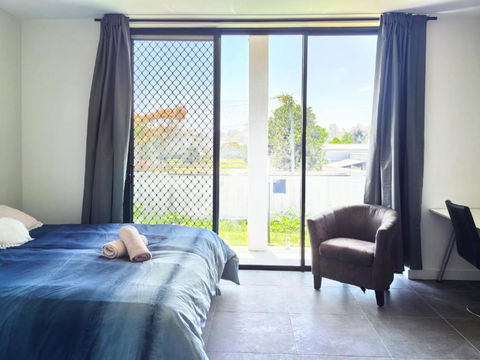 Aircon And Private Bathroom Walk To Train Station With Free Wifi Kitchen And Laundry - Tourism Search 1