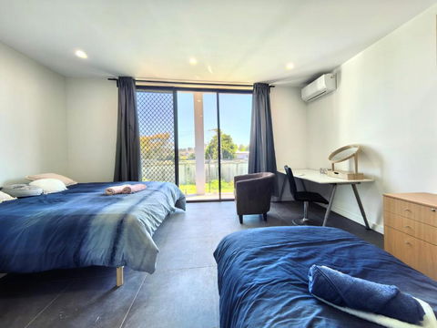 Aircon And Private Bathroom Walk To Train Station With Free Wifi Kitchen And Laundry - Tourism Search 3
