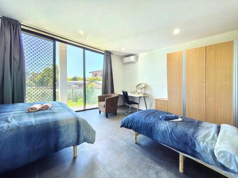 Aircon And Private Bathroom Walk To Train Station With Free Wifi Kitchen And Laundry - Tourism Search 2