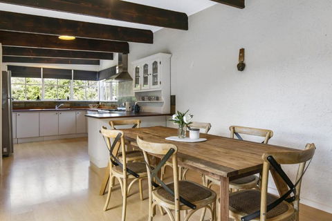 An Entertainers Oasis - Fun Home With Pool Table, Arcade Game, Basketball Ring - Tourism Search 1