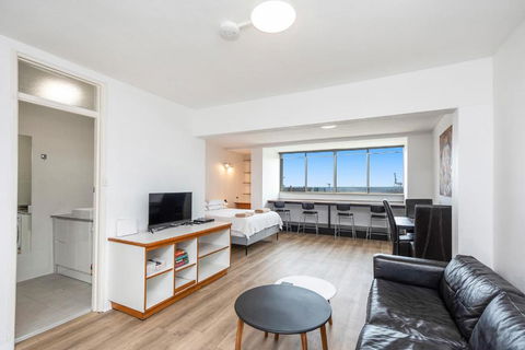 Apartment 201 - Fremantle Studio Apartment With Ocean And Harbour Views - Tourism Search 4