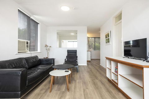 Apartment 201 - Fremantle Studio Apartment With Ocean And Harbour Views - Tourism Search 3