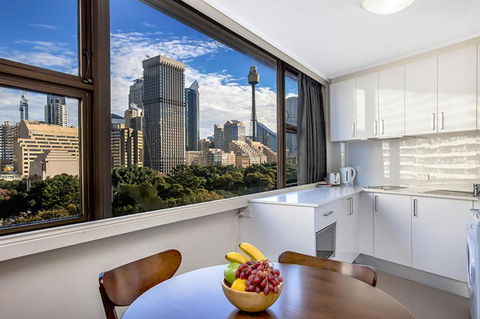 Apartment At College St - Tourism Search 1