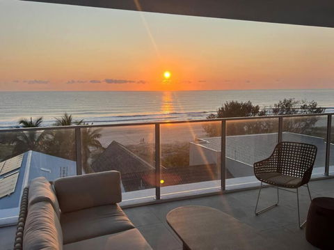Apartment In Palm Beach - Tourism Search 0