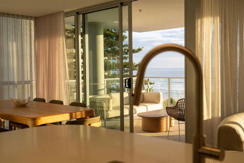 Apartment In Palm Beach - Tourism Search 3
