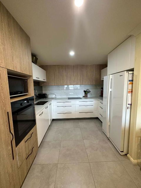 Apartment In The Heart Of Bathurst Walk Everywhere - Tourism Search 4