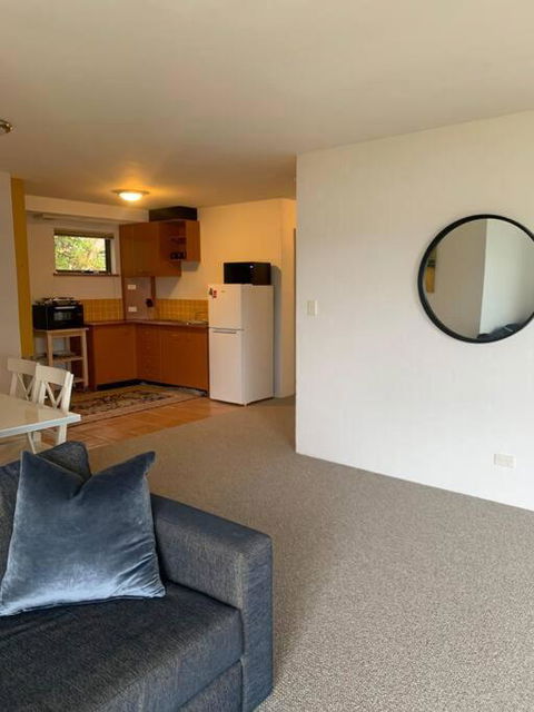 Apartment Minutes To Lake - Tourism Search 4