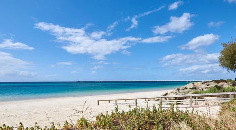 API Busselton Seaside Escape Apartments - Tourism Search 3