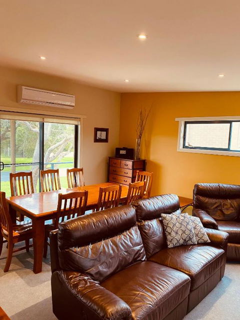 Apollo Bay Hideaway 5 Minute Walk To The Beach - Tourism Search 2