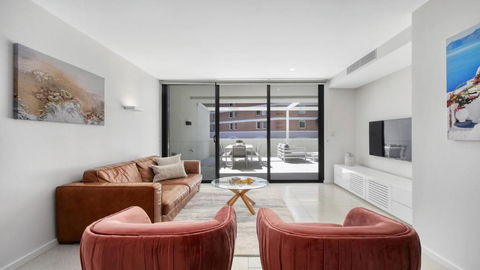 Apollo Short Walk To Beach Accom Holidays - Tourism Search 1