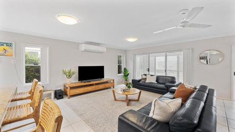 Aqua Links 70 The Drive Yamba - Tourism Search 2