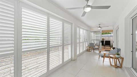 Aqua Links 70 The Drive Yamba - Tourism Search 4