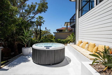 Aqua Vistas - Coastal Gem With Serene Spa Experience - Tourism Search 0