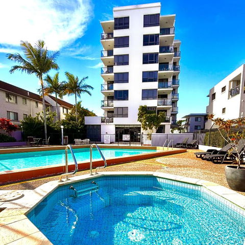 Aqualine Apartments On The Broadwater - Tourism Search 0