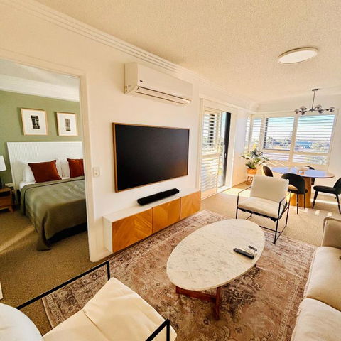Aqualine Apartments On The Broadwater - Tourism Search 3