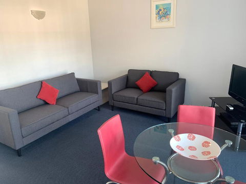 Aquarius Apartments Mollymook - Tourism Search 1