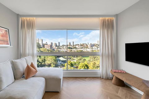 Aquarius - Luxe Inner City Abode - Tourism Search 1