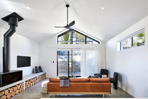 Architectural Brilliance - Sandy Bay - Tourism Search 4