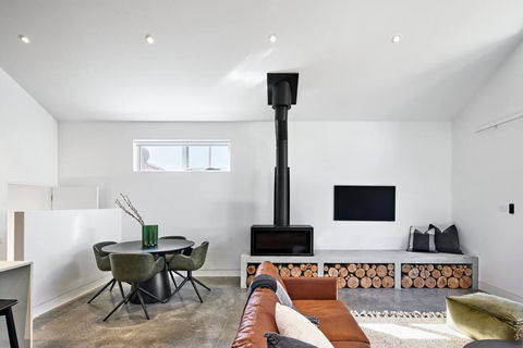 Architectural Brilliance - Sandy Bay - Tourism Search 3