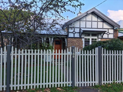 Arden On McLachlan - Tourism Search 0