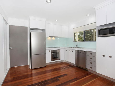 Arlington 1 Two Bedroom Unit Close To The Beach - Tourism Search 4