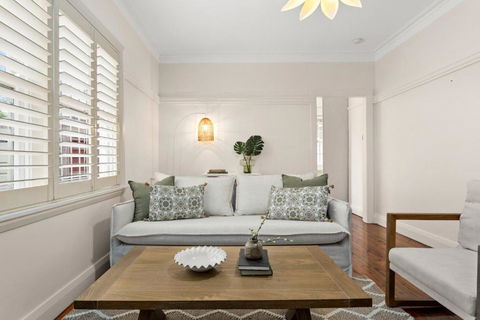 Art Deco Coastal Living, Minutes To The Sand - Tourism Search 0