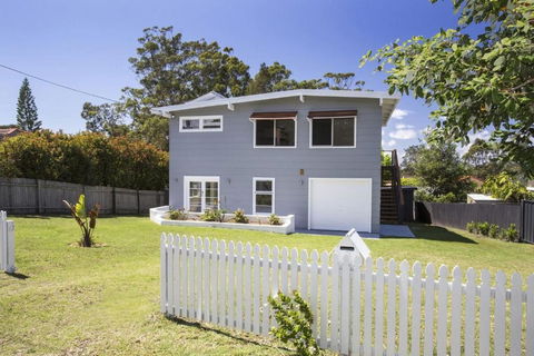 Arthurs Mollymook - Tourism Search 0