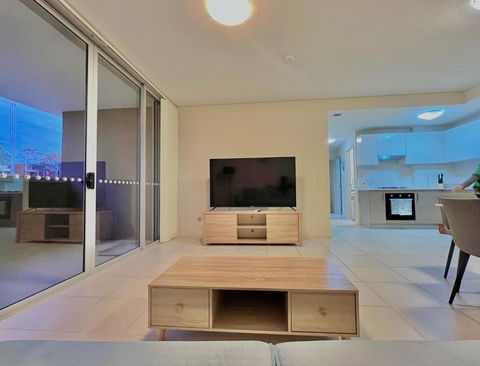 Ashfield 2 Br Apt Bus&Train Shop Parking - Tourism Search 1