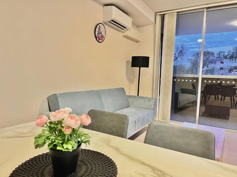Ashfield 2 Br Apt Bus&Train Shop Parking - Tourism Search 3