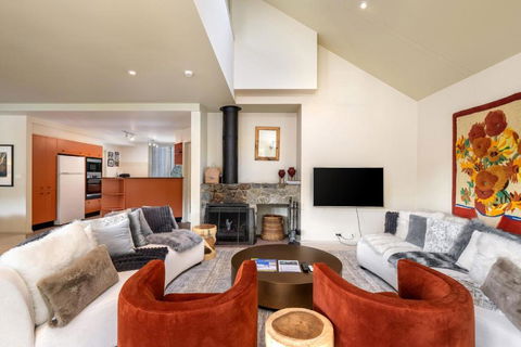 Aspect 5 Chalet A Stones Throw From All Thredbo Has To Offer - Tourism Search 1