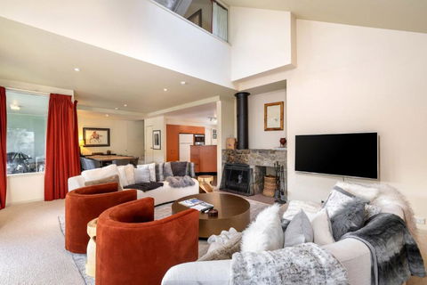 Aspect 5 Chalet A Stones Throw From All Thredbo Has To Offer - Tourism Search 3