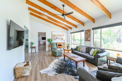 Aspen Abode - CBD, Fireplace, BBQ, 3 Smart TVs - Tourism Search 1