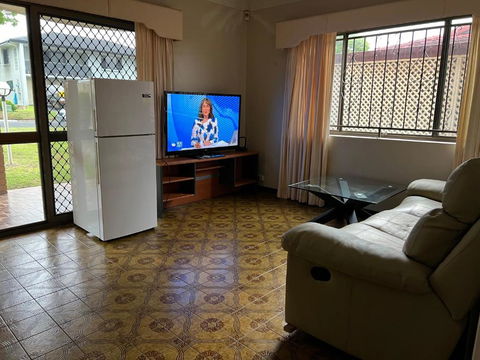 Aspley Large Room & Share Bathroom With Other Guests - Tourism Search 0