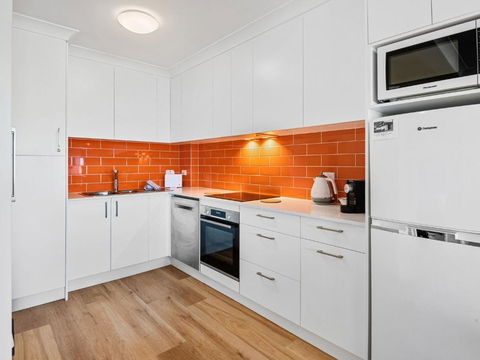 Astrids At Central Park - 2BR L Lake & Mountain Views L Central Location L WiFi - Tourism Search 1