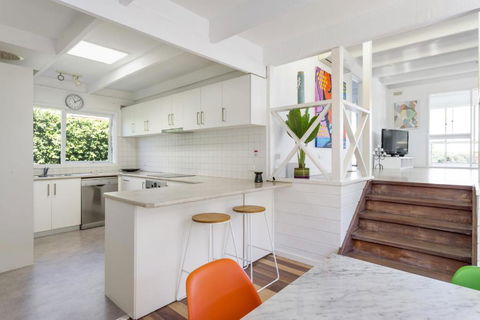 At Agnes Ave: Coastal Views - Tourism Search 4
