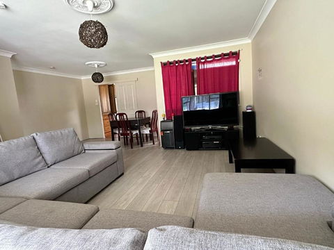 At Holiday House - Tourism Search 1